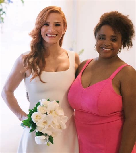 Rebeca Andrade canta em festa de casamento de Jade Barbosa