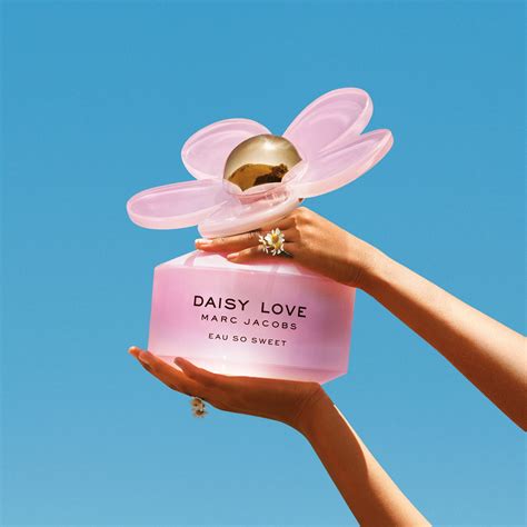 Marc Jacobs Daisy Logo