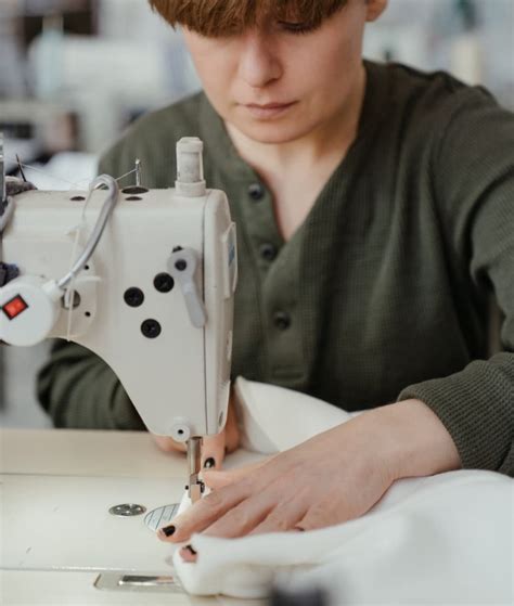 Для чого потрібна швейна машинка вдома?
