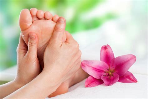 Foot Massage Reflexology Benefits And Risks - Facial Adviser