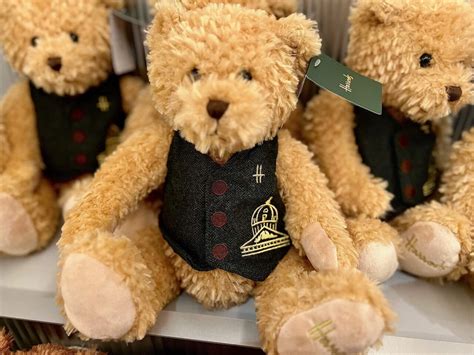 The Famous Harrods Teddy Bears | Plate & Place