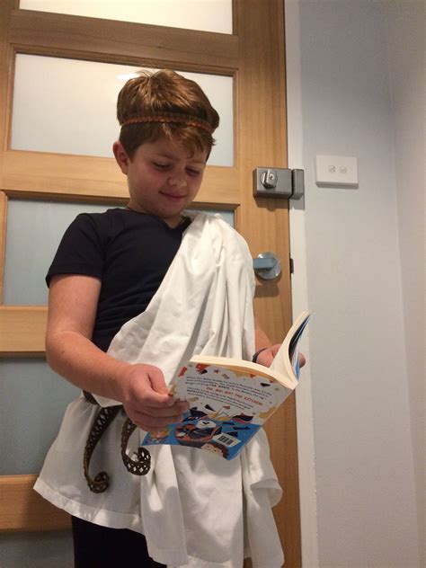 toga how to tie 4