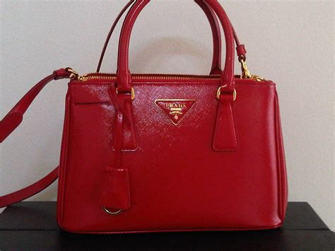 Женские сумки prada - 96 фото