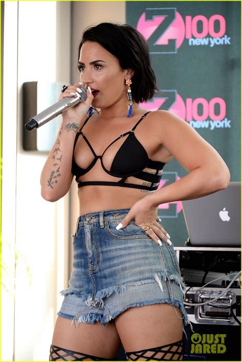 Demi Lovato Wears Super Sexy Bikini at 'Cool For the Summer' Pool Party ...