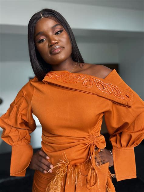 ARIA TOP X ELLIE SKIRT IN ORANGE – SHE IS DELUXE – LUXURY FASHION