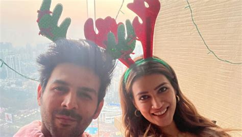 Kriti Sanon, Kartik Aaryan celebrate Christmas together