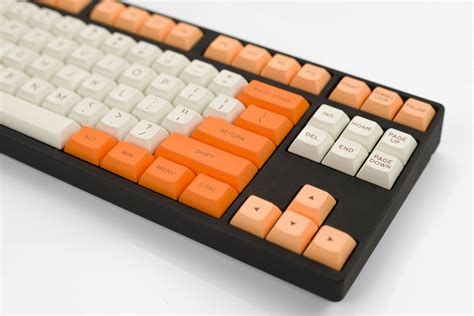 I've been craving at these DSA key caps for such a long time and today ...