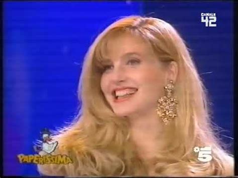 PROMO CANALE 5 VARIETA' "PAPERISSIMA" (1994) - YouTube