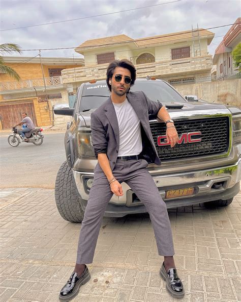 Top 10 Pakistani Actors Right Now | Reviewit.pk