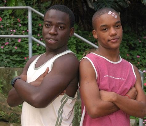 Laranjinha E Acerola O Filme - 'Cidade dos Homens': relembre os visuais de Laranjinha e Acerola ...
