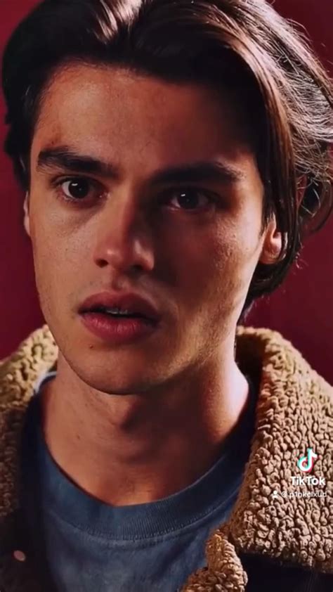 Felix mallard marcus ginny and georgia – Artofit