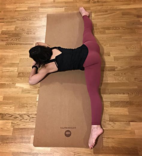 Took me so long to get my middle splits but now I am really enjoying ...