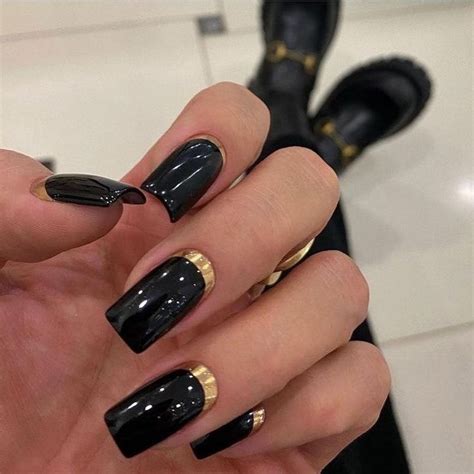 Pin by nails on Shades of black | Chic nails, Pretty acrylic nails ...