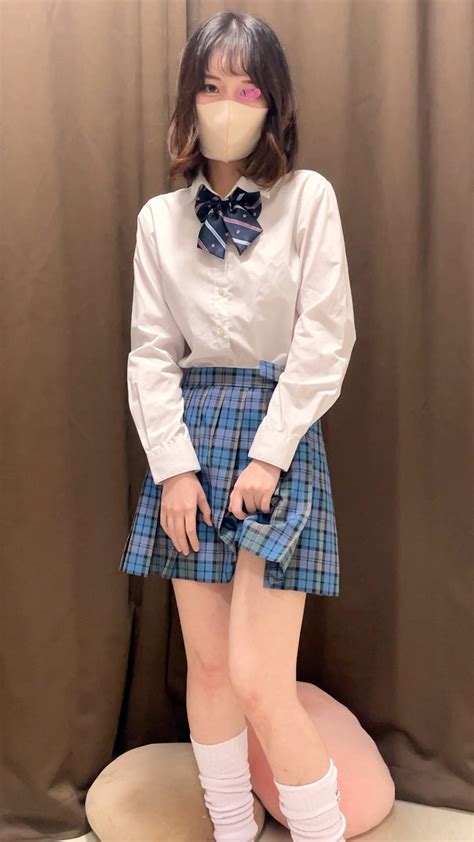 色白スレンダー青チェに身体検査/パイパンまんこ拡げてM次回開脚/オッパイ揉み - 青ちゃん