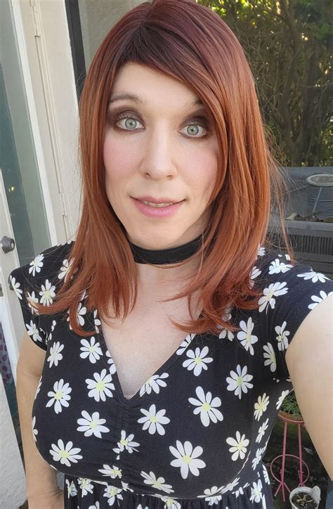 Back Porch Selfie : r/crossdressing