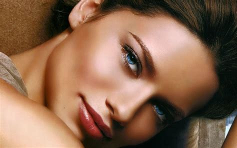 adriana lima wallpaper
