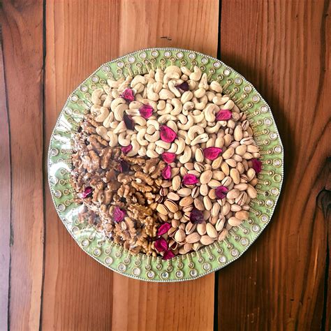 Elegant Trio: Cashew, Pista, and Walnuts Dry Fruit Platter – Wrap Shap