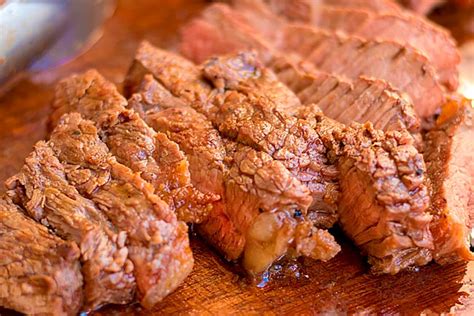 Saiba como fazer carne assada no forno bem suculenta