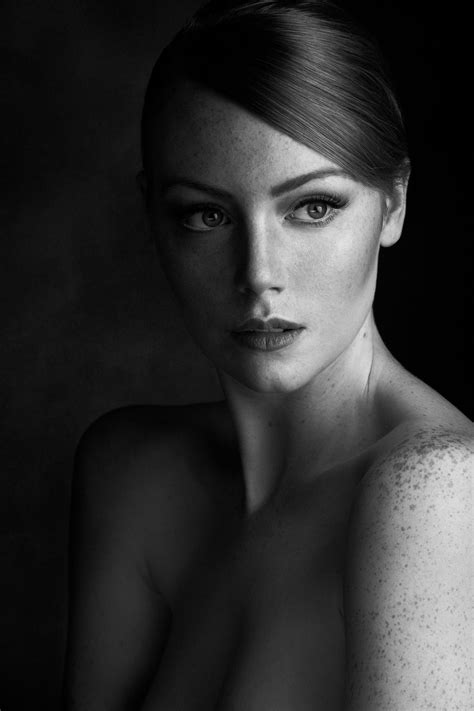 Liz Bomben - Makeup Artist