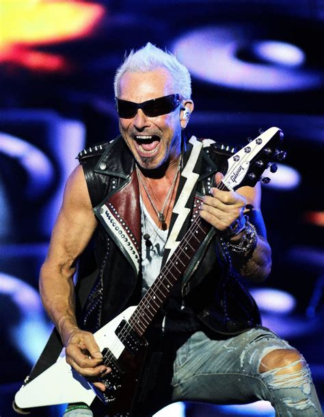 what is a group of scorpions called 3