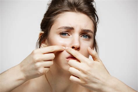 Wondering how to clear clogged pores, which can occur regardless of