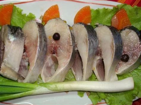 Как засолить селедку (сельдь) вкусно и быстро в домашних условиях?