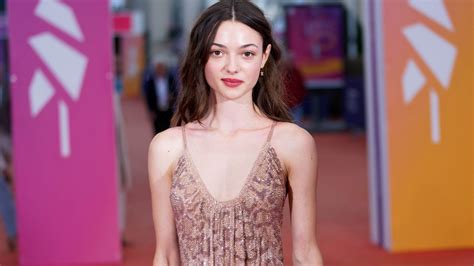 'Bonjour Tristesse' Star Lily McInerny on Chloë Sevigny and More