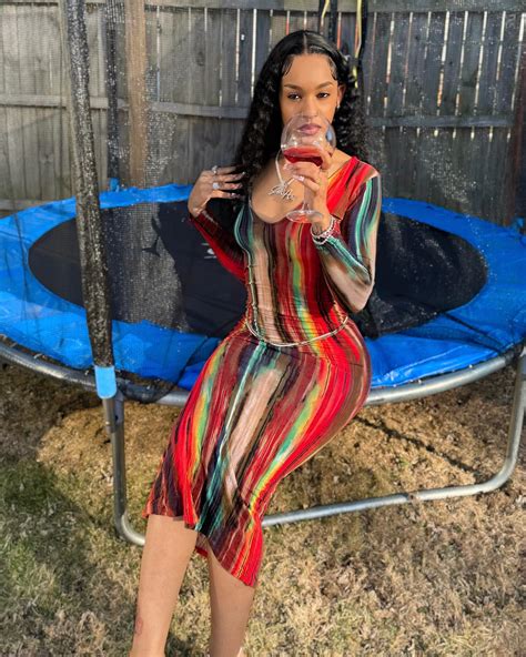 BIG ART🎨 | MY REAL AND ONLY ACCOUNTS👇🏼 Instagram: @tiahnie_ Facebook