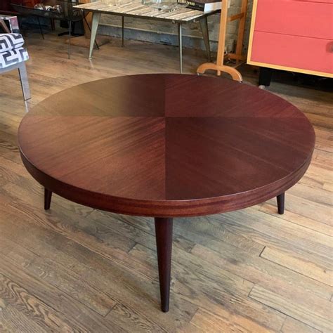 Mid Century Modern Round Mahogany Coffee Table – cityFoundry