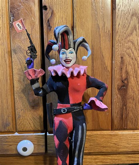 Batman 89 Harley Quinn custom : r/hottoys
