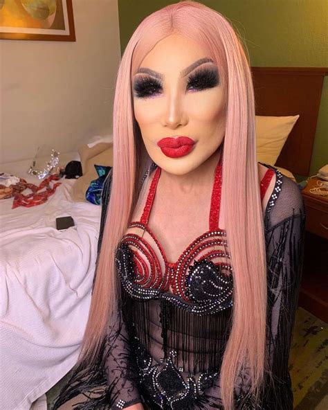 Thalía reaparece pero la comparan con Lyn May por su rostro hinchado