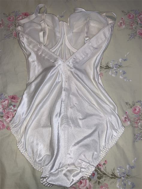 Vtg. Sophistique By Smoothie Size 36C White Bodysuit Style 1975 Shaper
