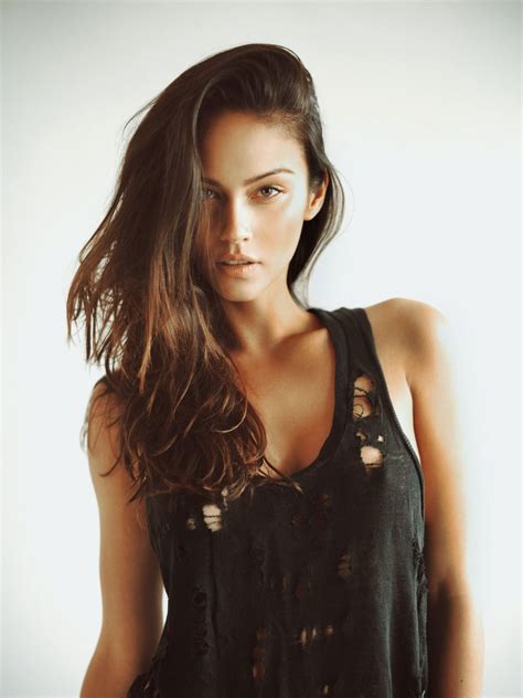 Rachelle Goulding 09/08/2022 • CelebMafia
