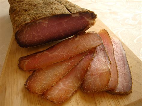 Вкуснотийки: Сушено месо (филе, бут или врат)
