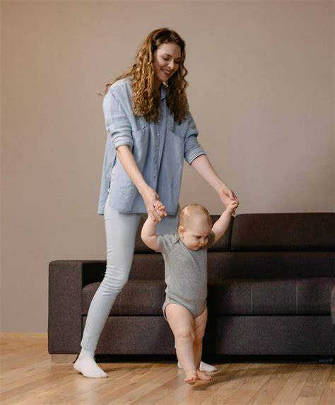 Newborn Baby Growth Spurts: Expect for these 4 Signs and How to Help