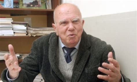 Евтим Евтимов: „За две ръце, протегнати насреща, земята бих докрая ...
