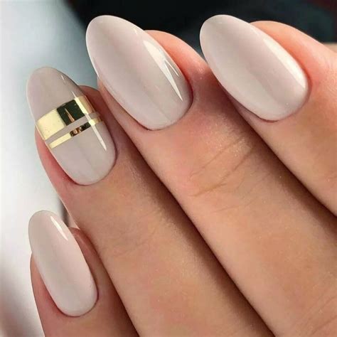 нежный светлый маникюр на короткие ногти - uniformcustomize