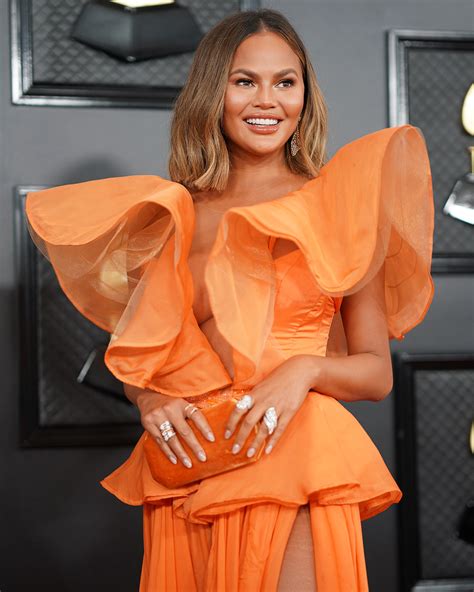 Celebrity Moms Sharing Their Postpartum Depression Experiences – ReportWire