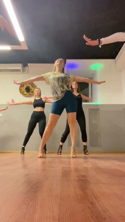 Бачата женский стиль / bachata lady style - YouTube