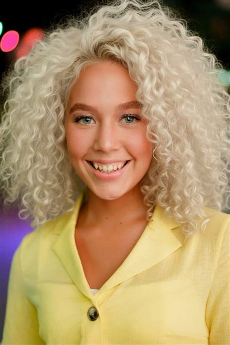 Blonde Hair Filter - Free AI Hair Color Changer Online | kaze.ai | kaze.ai