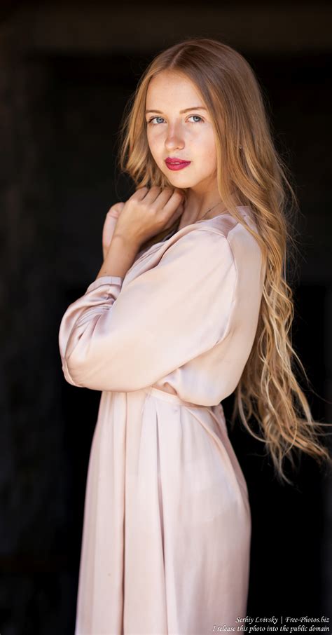 The public domain portraits of Ania – another natural blonde creation