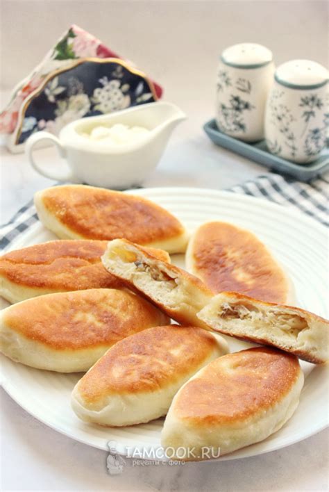 Пирожки с курицей и капустой (жареные) — рецепт с фото пошагово