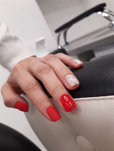 Ногти фуксия матовые молочные розовый маникюр | Nails, Beauty ...