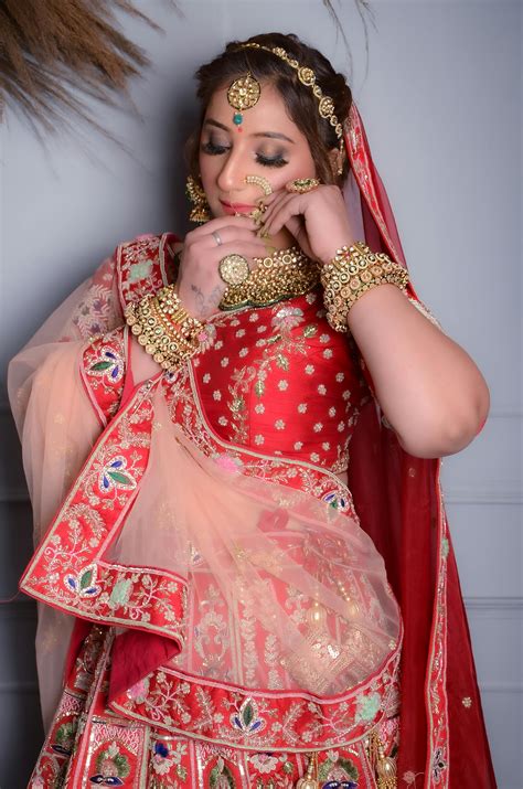 Traditional Indian Wedding Couple · Free Stock Photo