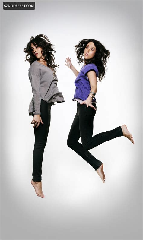 THE WATSON TWINS Feet - AZNudeFeet