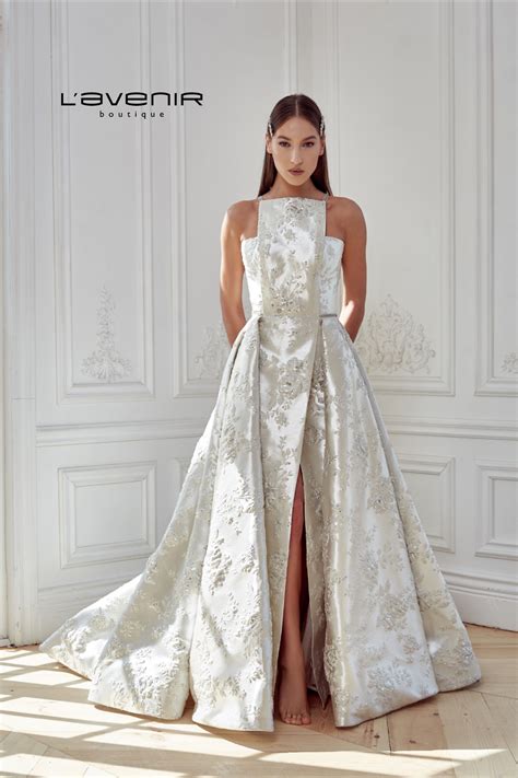 Luxury wedding dress made of jacquard | Stylish wedding dresses