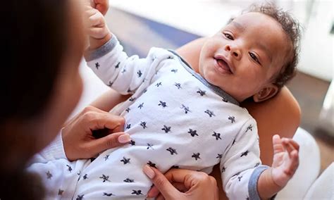 Caras De Bebes Sonrientes Cara De Bebe Bebé Sonriente Foto Gratis