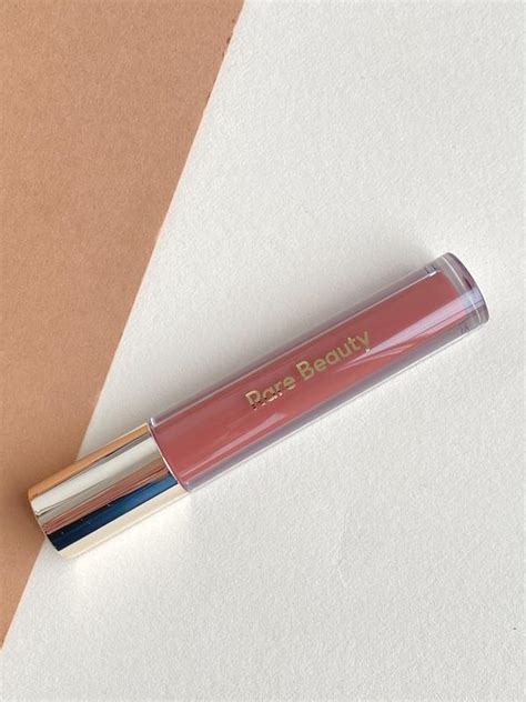 Нюдовый блеск rare beauty y оттенка nearly neutral — цена 625 грн в ...