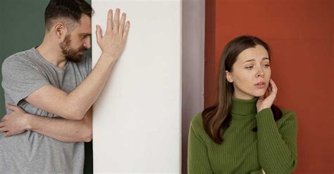 Understanding Fear of Intimacy: Causes and Solutions