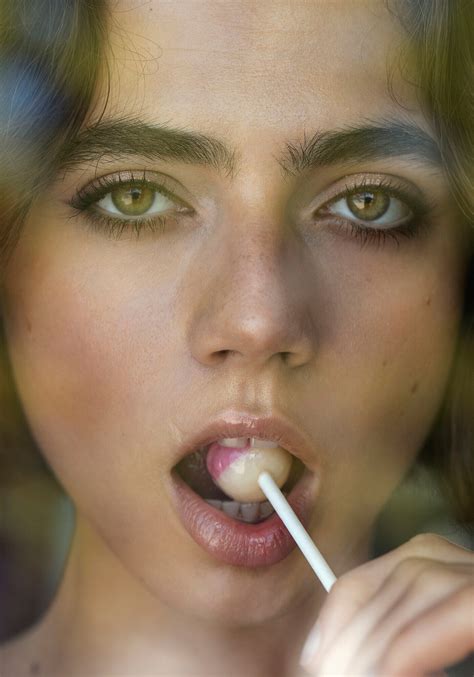 ソロミア・マイエフスカ - オランダ版プレイボーイ2023年1月号 : Hotなハダ